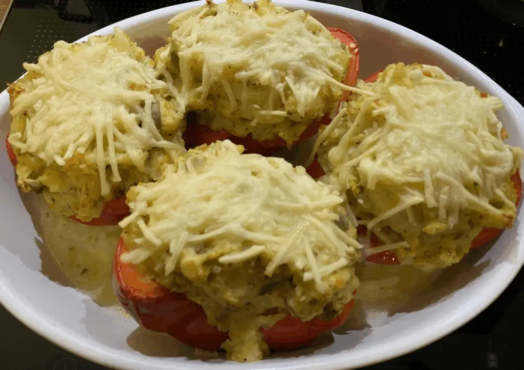 Gefüllte Paprika mit Linsen-Oliven-Püree